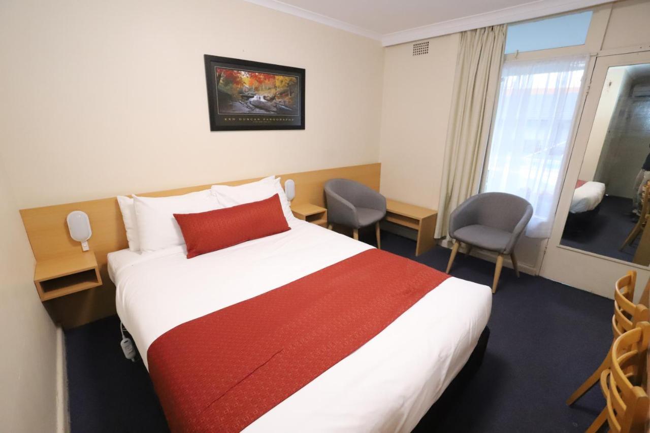 Townhouse Motel Каура Екстериор снимка