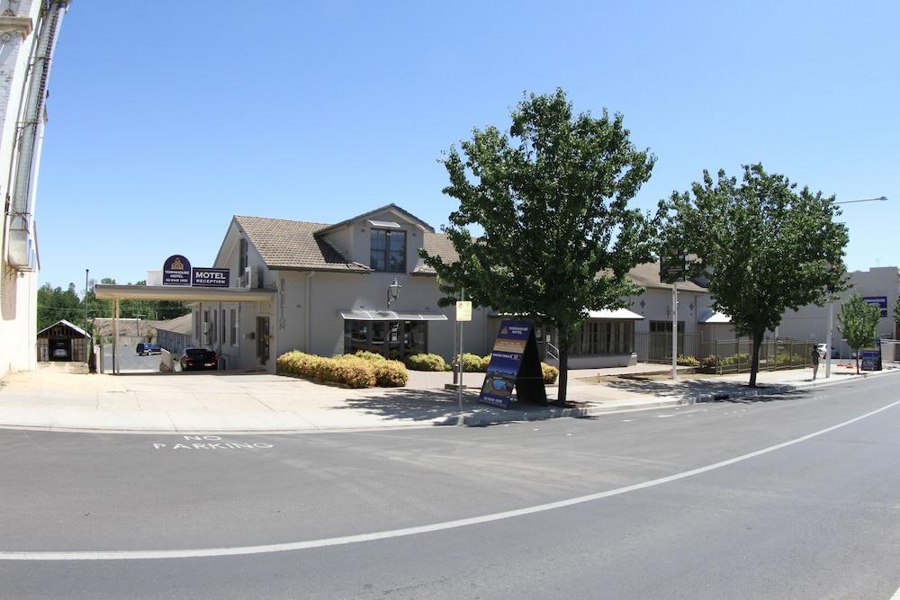 Townhouse Motel Каура Екстериор снимка